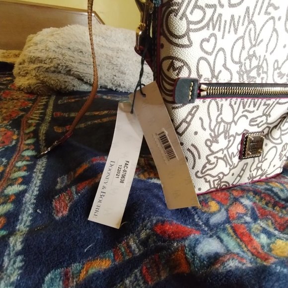 Dooney&Bourke Mini Mouse bucket bag - Picture 3 of 16